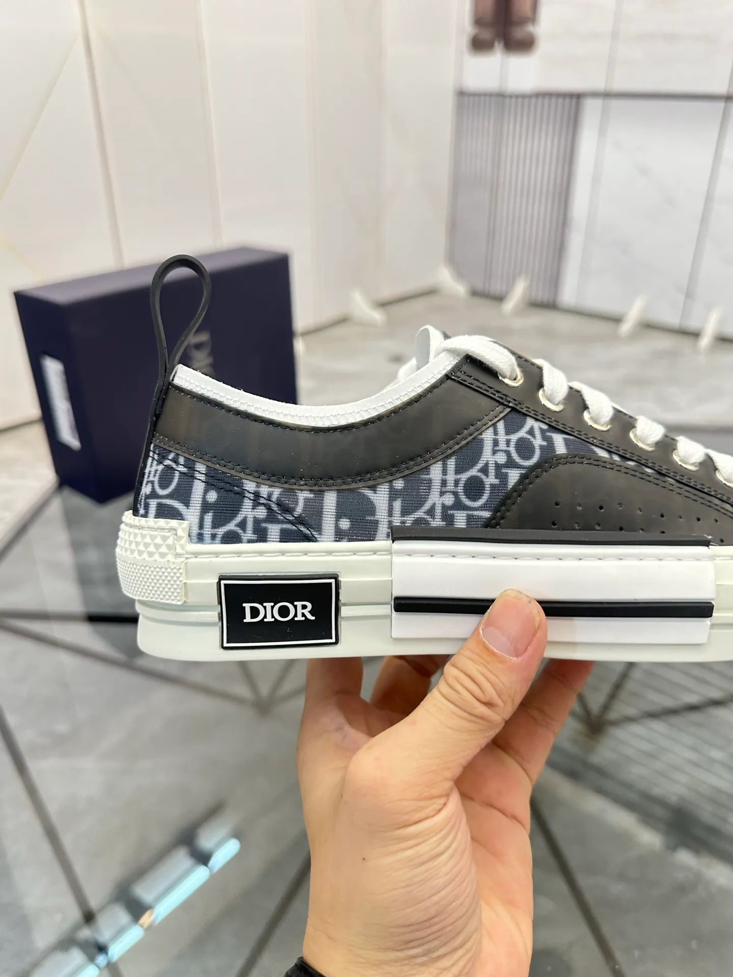 Selling men's shoes 💰: 💰P400¥ Product trademark: Dio* "Dior*" low-top casual shoes Regular size: 36-45 (can be customized to 46) Couple style B23 Product materials: Upper imported original fabric, breathable lining, original outsole. No.: 007
